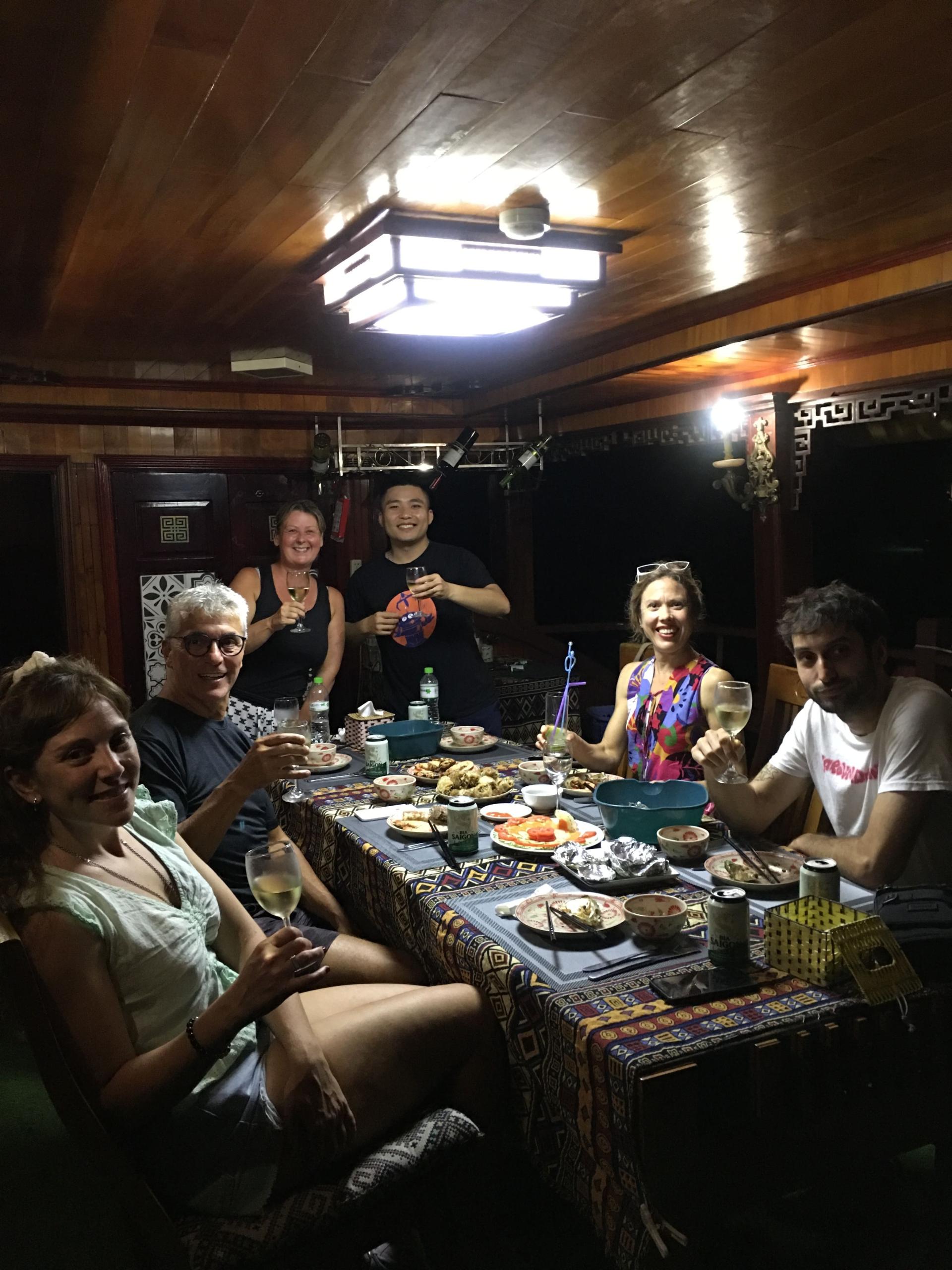 Guide francophone dans la baie d'Halong